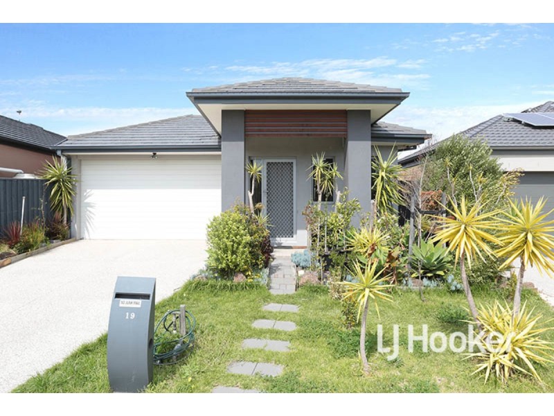 19 Banbury Street, Williams Landing VIC 3027