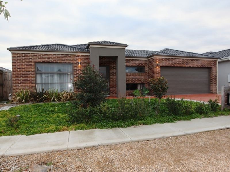 8 Airlie Avenue, Point Cook VIC 3030