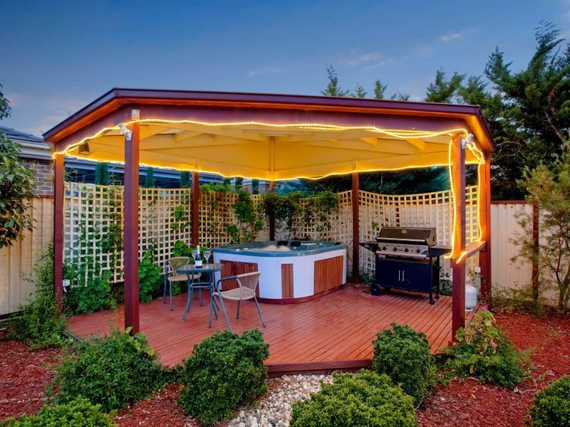 2 Kelso Way, Point Cook VIC 3030