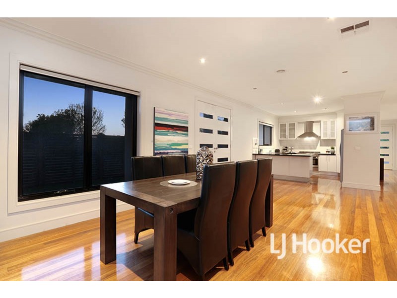 11 Rockefeller Way, Sanctuary Lakes VIC 3030