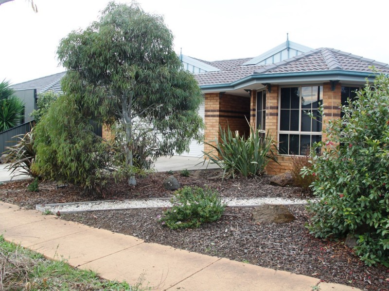 17 Whitlam Green, Point Cook VIC 3030