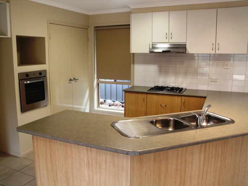 17 Whitlam Green, Point Cook VIC 3030