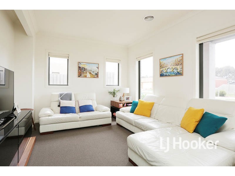 24 Kingsley Avenue, Point Cook VIC 3030