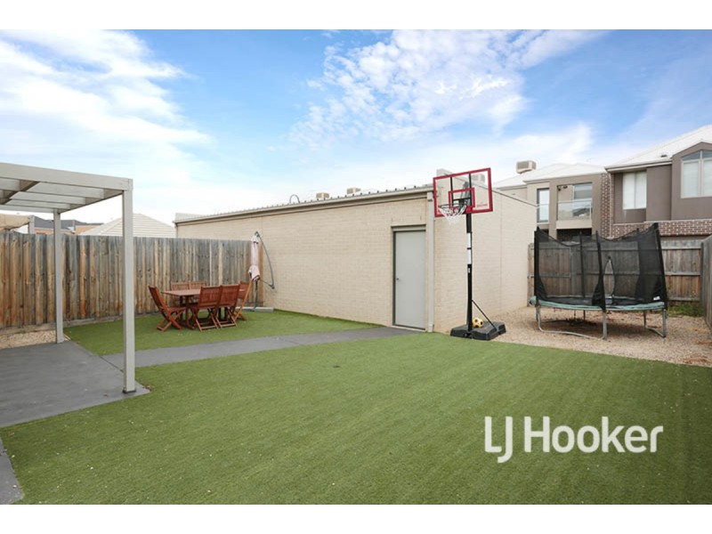 24 Kingsley Avenue, Point Cook VIC 3030