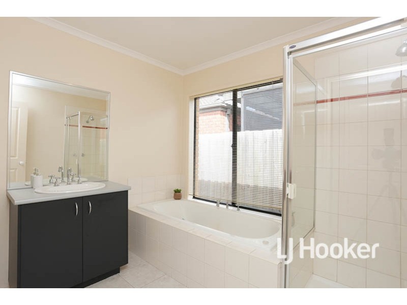 7 Aynes Court, Point Cook VIC 3030
