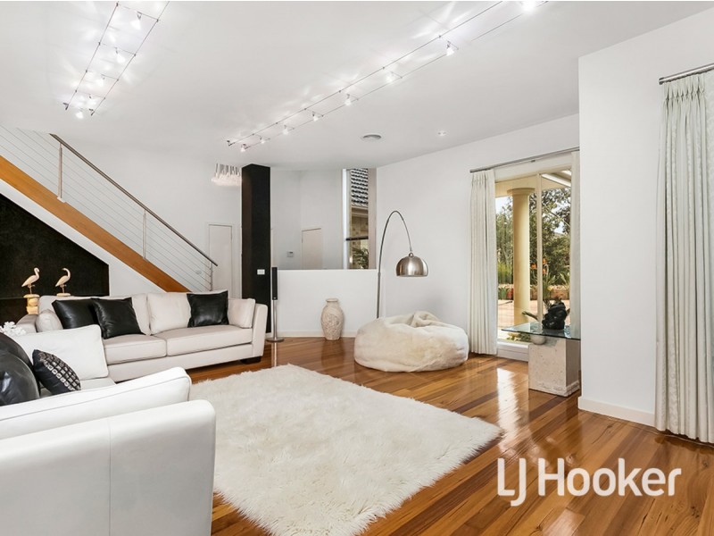 4 Viewbank Court, Sanctuary Lakes VIC 3030