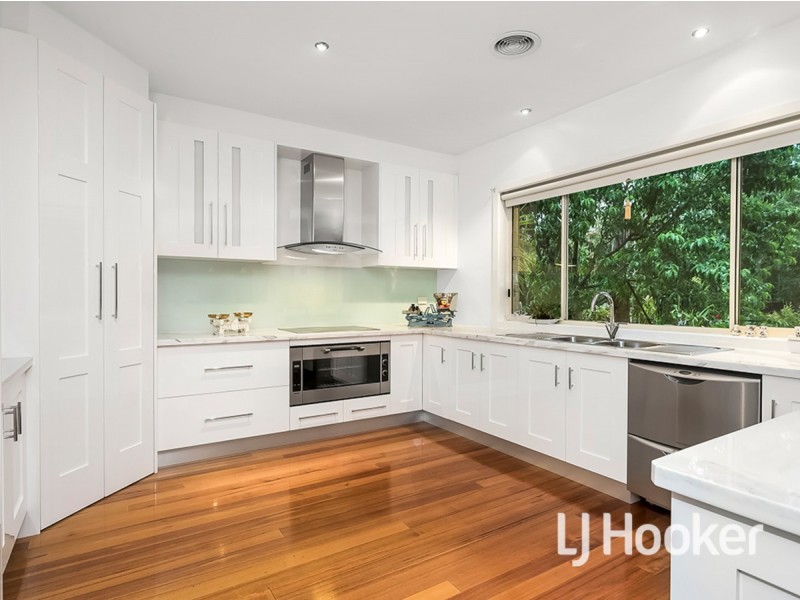 4 Viewbank Court, Sanctuary Lakes VIC 3030