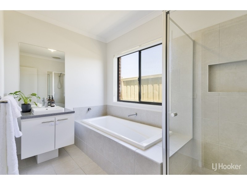 6 Leila Street, Werribee VIC 3030