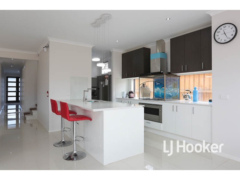 16 Quadrant Approach, Williams Landing VIC 3027