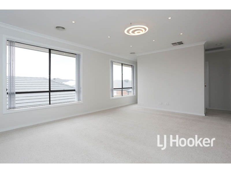 16 Quadrant Approach, Williams Landing VIC 3027