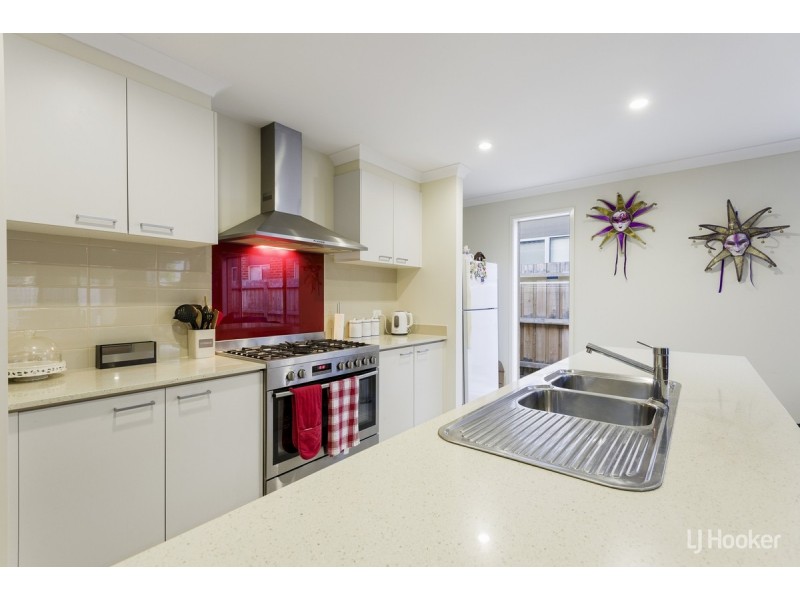 14 Yellowbox Drive, Point Cook VIC 3030