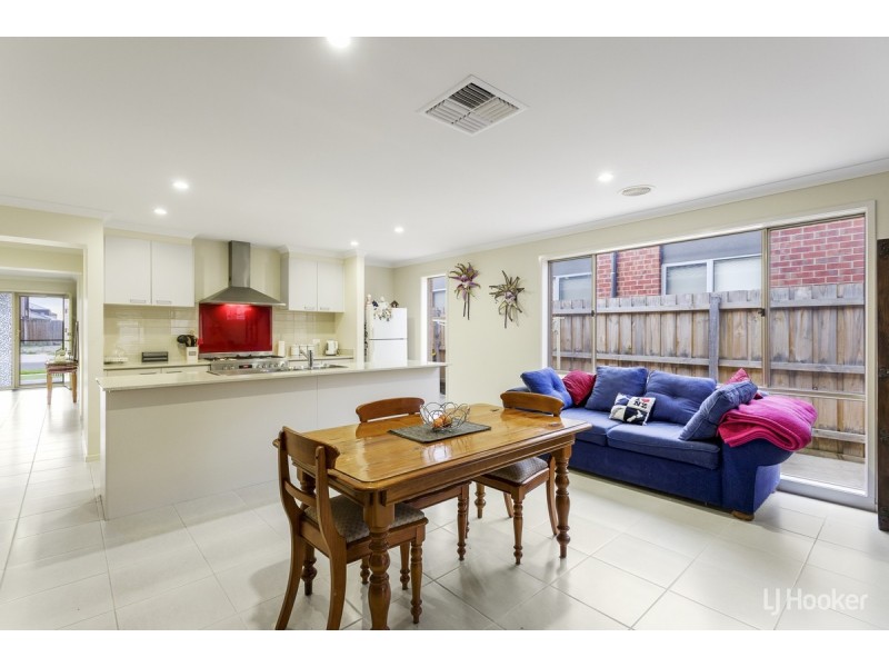 14 Yellowbox Drive, Point Cook VIC 3030