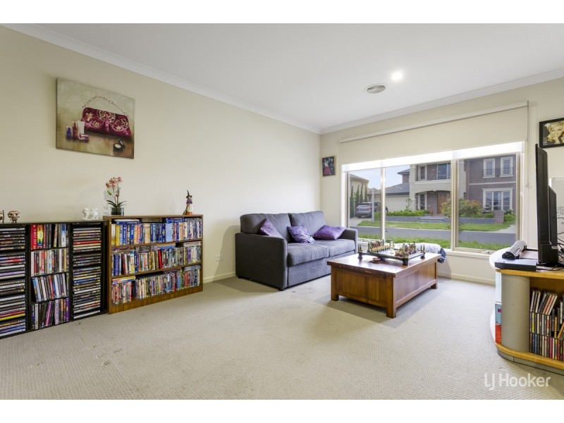 14 Yellowbox Drive, Point Cook VIC 3030