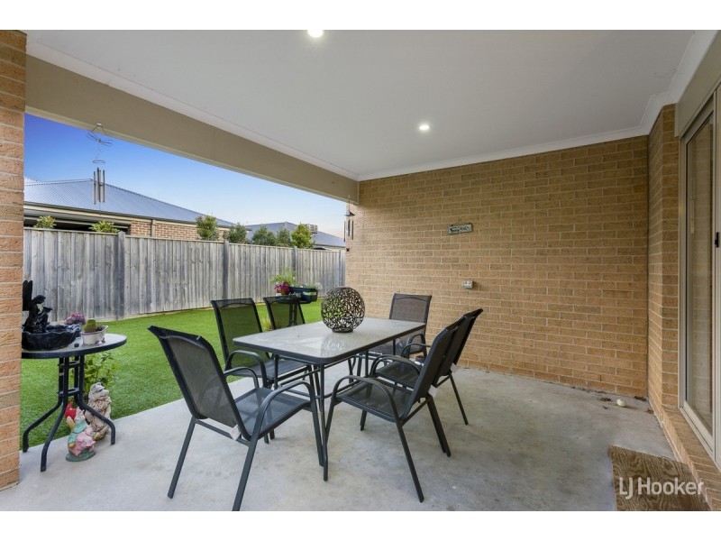 14 Yellowbox Drive, Point Cook VIC 3030