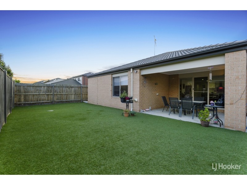 14 Yellowbox Drive, Point Cook VIC 3030
