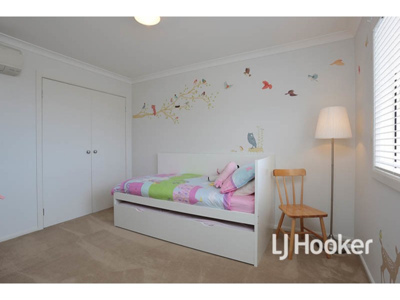 27 Neighbourhood Grove, Point Cook VIC 3030