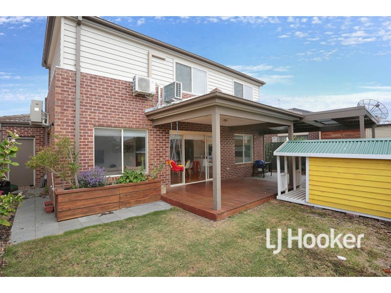 27 Neighbourhood Grove, Point Cook VIC 3030