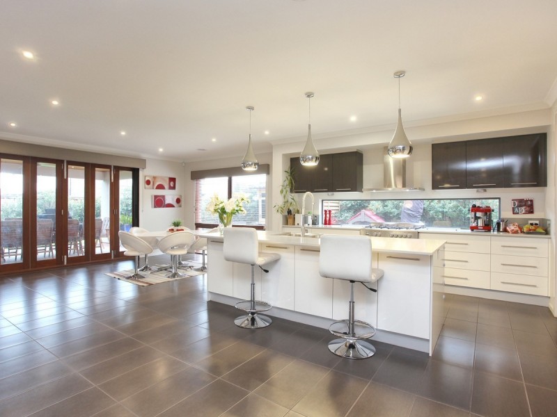 10 Kingsford Drive, Point Cook VIC 3030