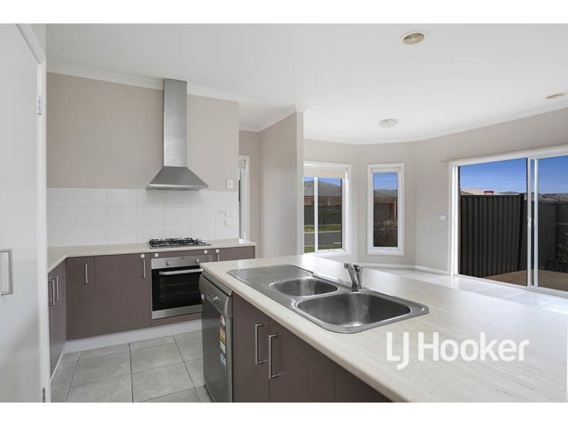 8 Sincere Drive, Point Cook VIC 3030