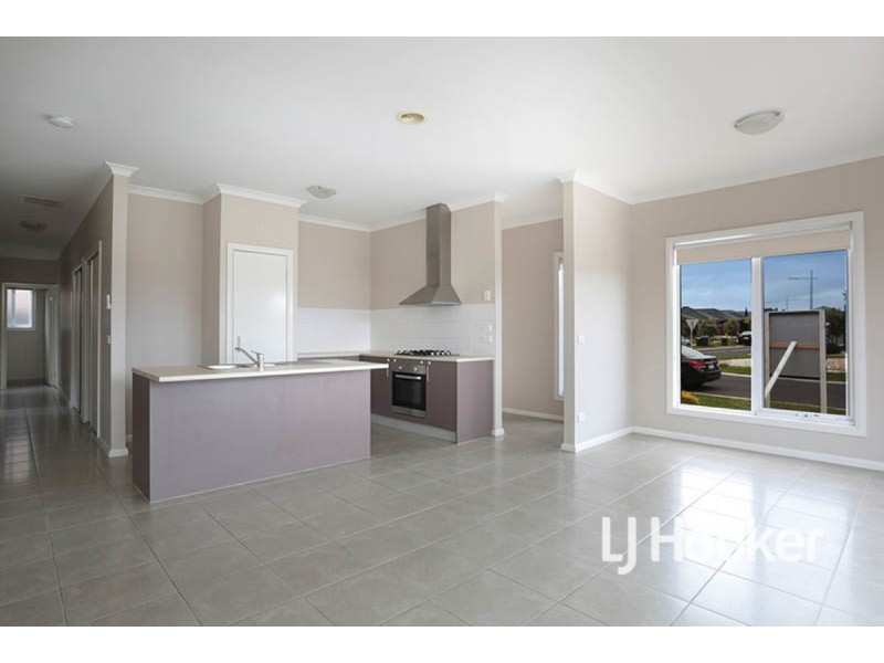 8 Sincere Drive, Point Cook VIC 3030