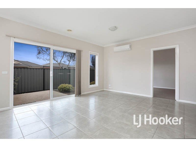 8 Sincere Drive, Point Cook VIC 3030