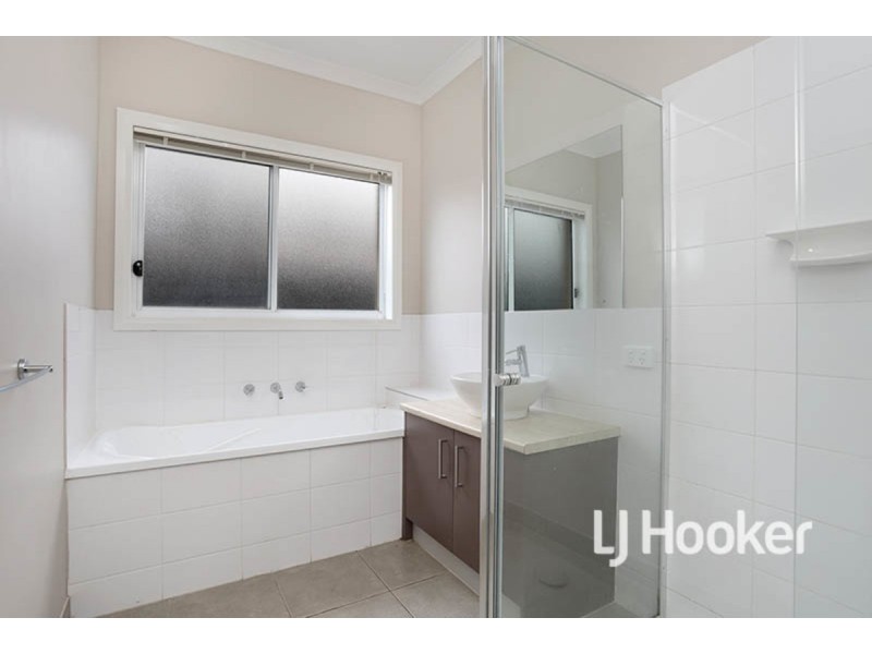 8 Sincere Drive, Point Cook VIC 3030