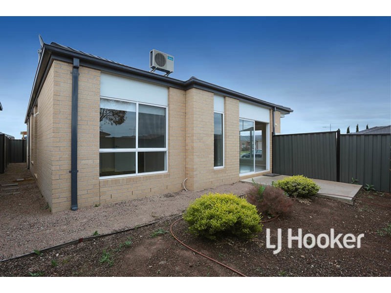 8 Sincere Drive, Point Cook VIC 3030