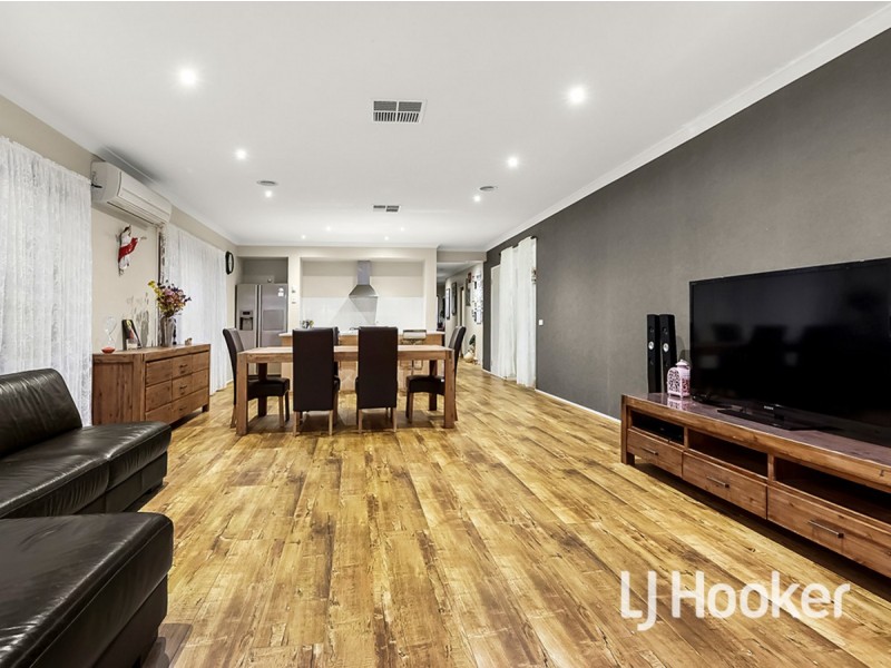 19 Surrey Grove, Point Cook VIC 3030