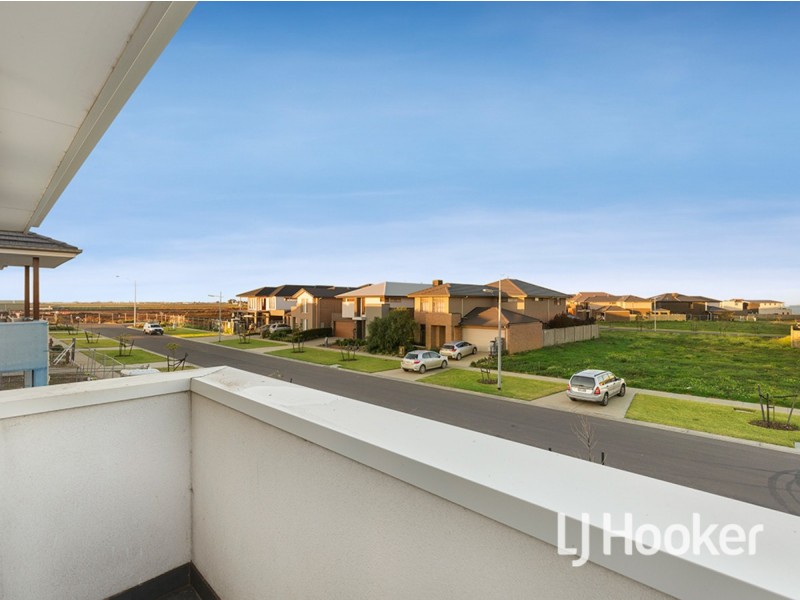 11 Aquatic Drive, Werribee South VIC 3030