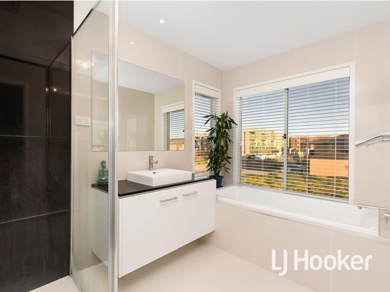 11 Aquatic Drive, Werribee South VIC 3030