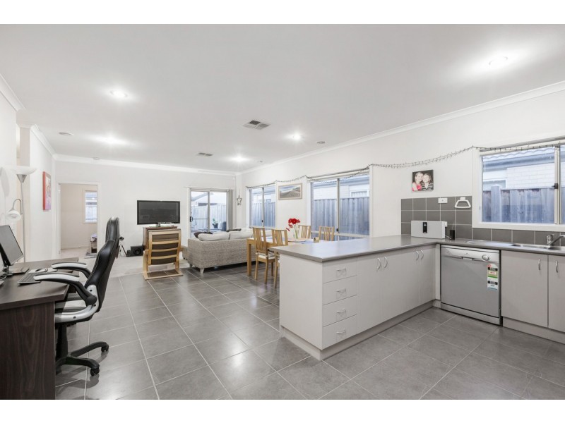 70 Fongeo Drive, Point Cook VIC 3030