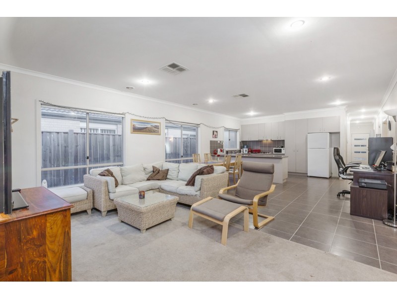 70 Fongeo Drive, Point Cook VIC 3030