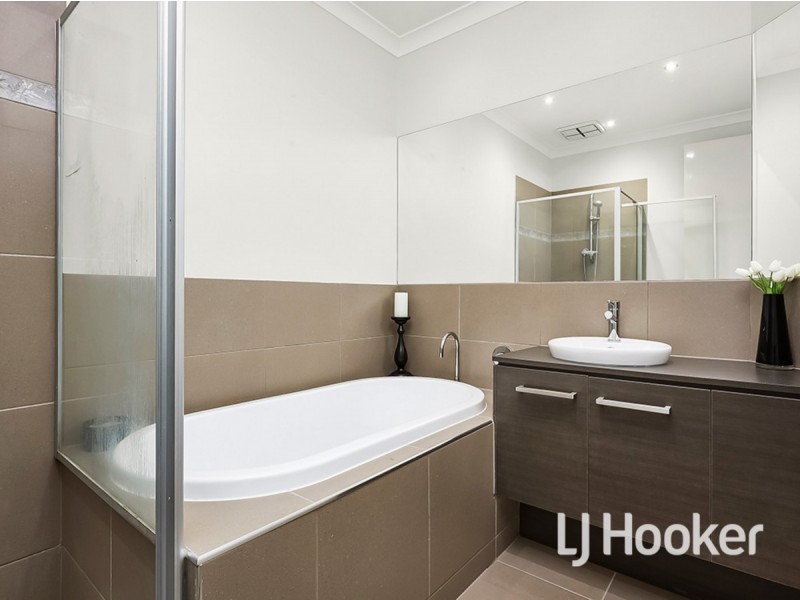 21 Citybay Drive, Point Cook VIC 3030