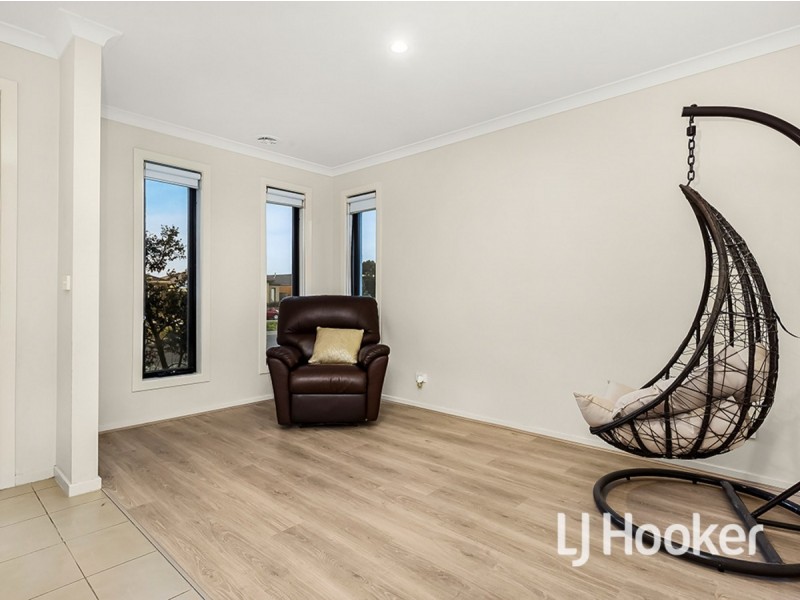204 Saltwater Promenade, Point Cook VIC 3030