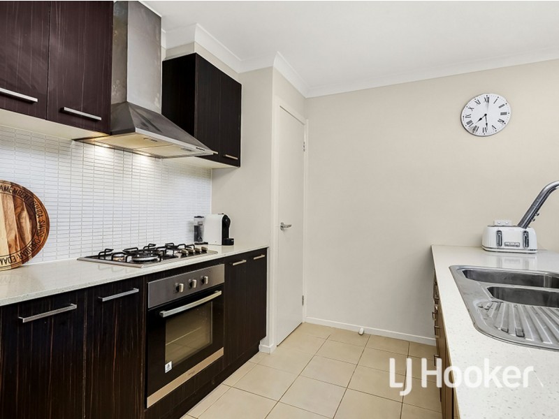 204 Saltwater Promenade, Point Cook VIC 3030