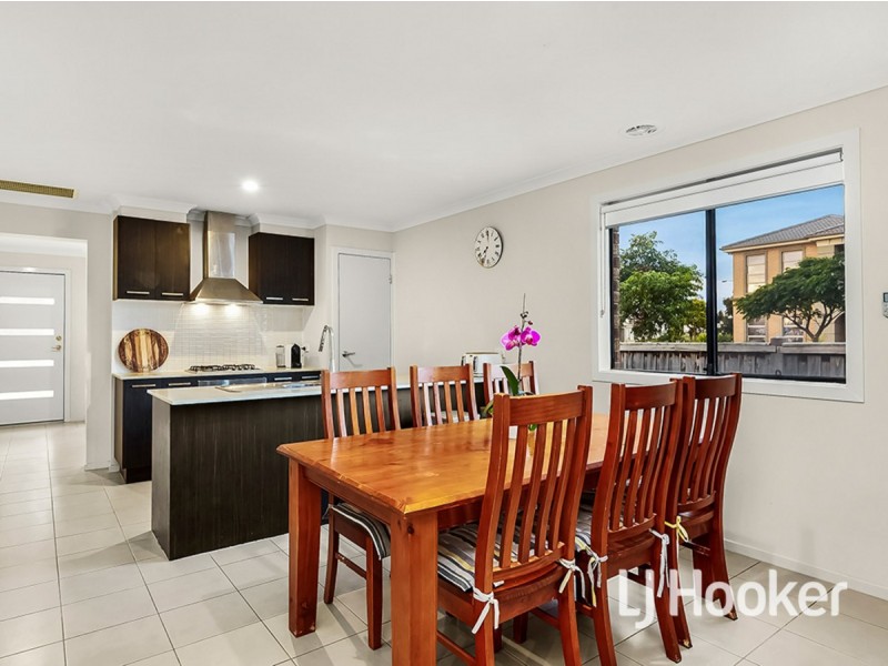 204 Saltwater Promenade, Point Cook VIC 3030