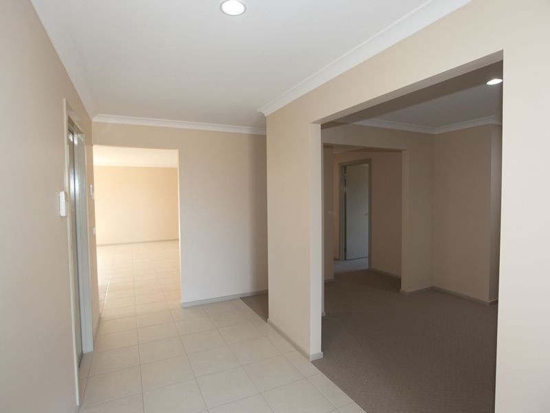 5 Warren Place, Truganina VIC 3029