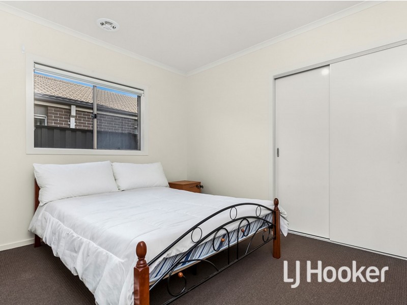 33 Regal Road, Point Cook VIC 3030