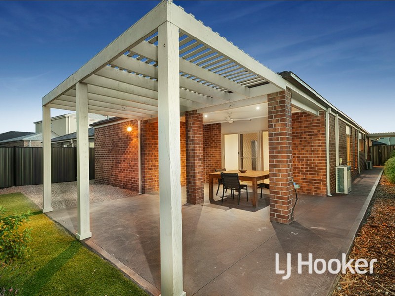 33 Regal Road, Point Cook VIC 3030