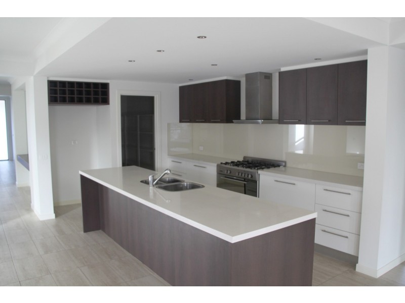 3 Tobago Avenue, Point Cook VIC 3030