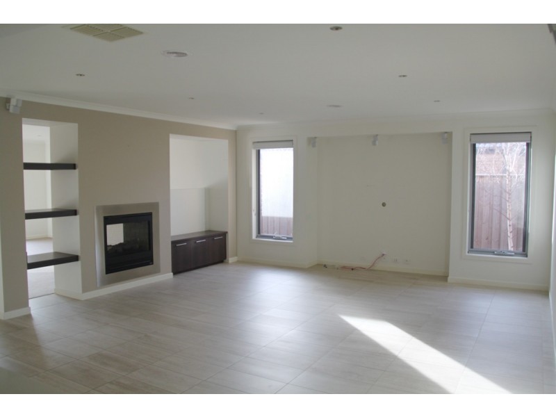 3 Tobago Avenue, Point Cook VIC 3030