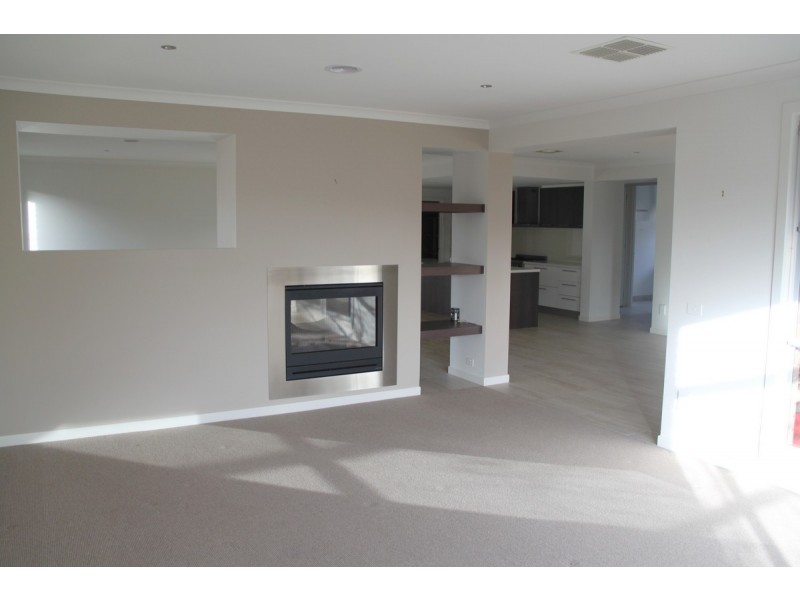 3 Tobago Avenue, Point Cook VIC 3030