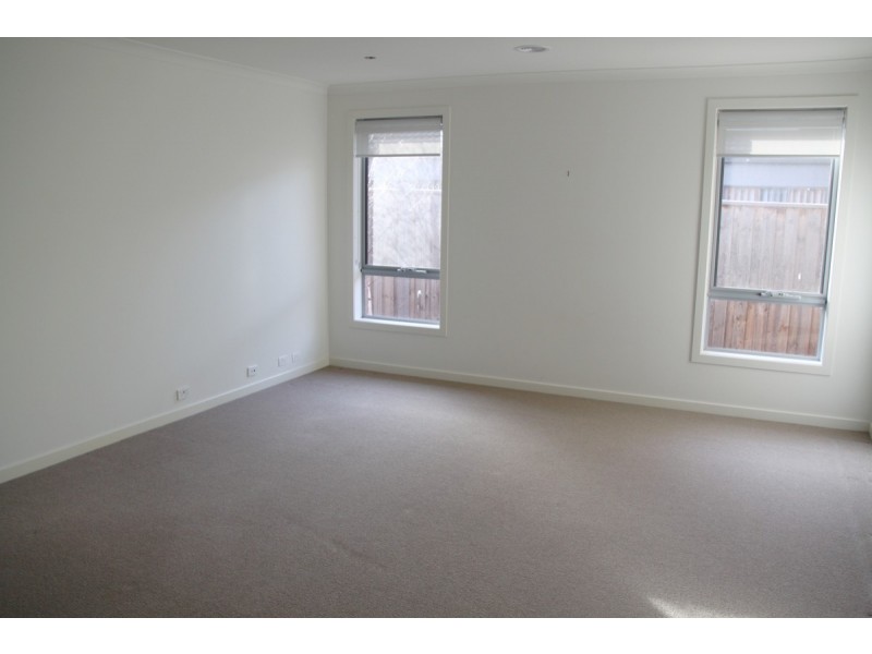 3 Tobago Avenue, Point Cook VIC 3030