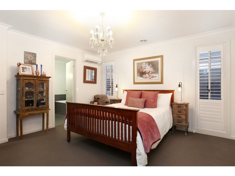 62 Tom Roberts Parade, Point Cook VIC 3030