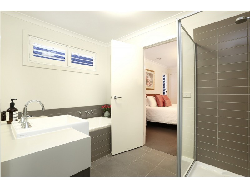 62 Tom Roberts Parade, Point Cook VIC 3030