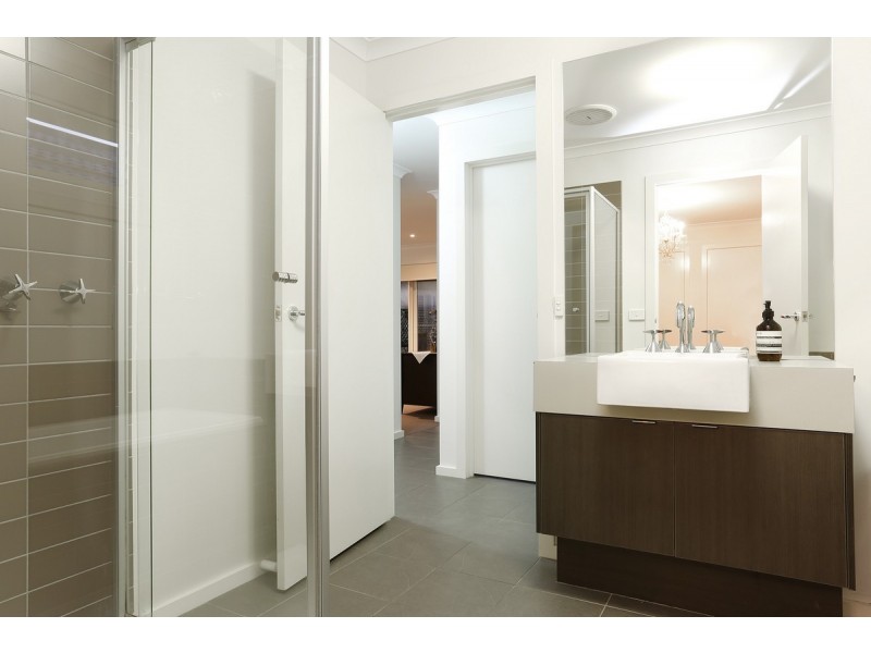 62 Tom Roberts Parade, Point Cook VIC 3030