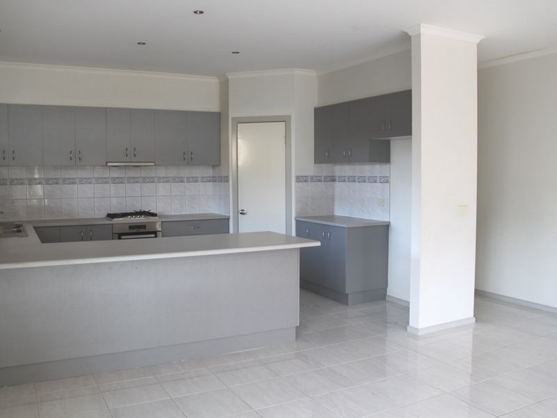 8 Fennel Drive, Point Cook VIC 3030