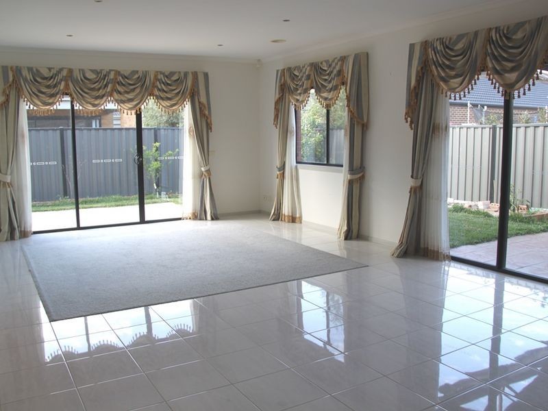 8 Fennel Drive, Point Cook VIC 3030