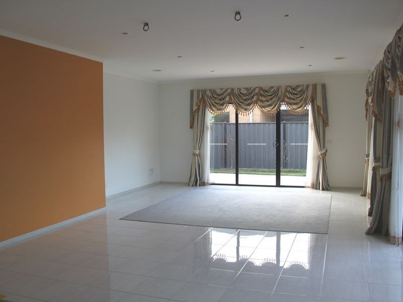 8 Fennel Drive, Point Cook VIC 3030