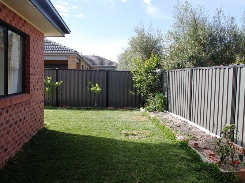 8 Fennel Drive, Point Cook VIC 3030